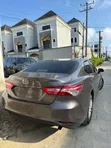 Toyota Camry 2018 Launin]='Gray - 3