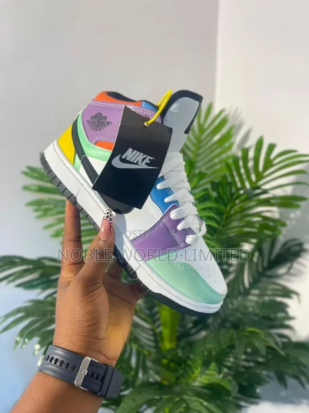 Nike Unisex 'Anyi 7g' Sneakers - 1