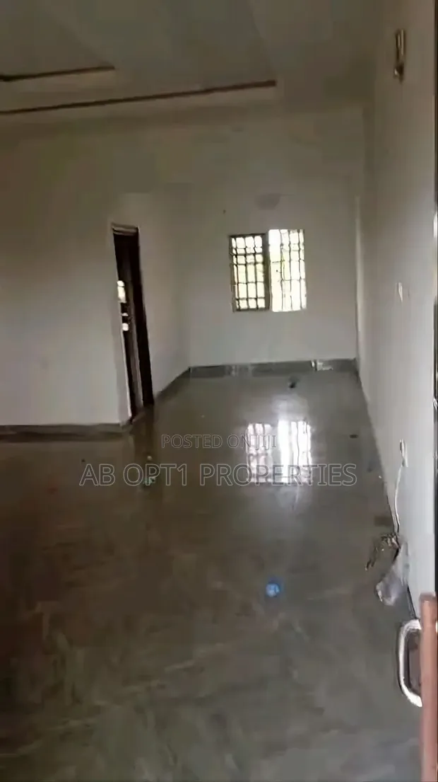3 Bedroom Block of Flats don haya a Arougba, Off Airport Road, Benin City - 1