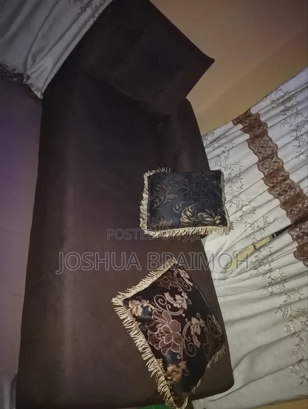 L-Shaped Sitting Room Couch with Single Chair - 1