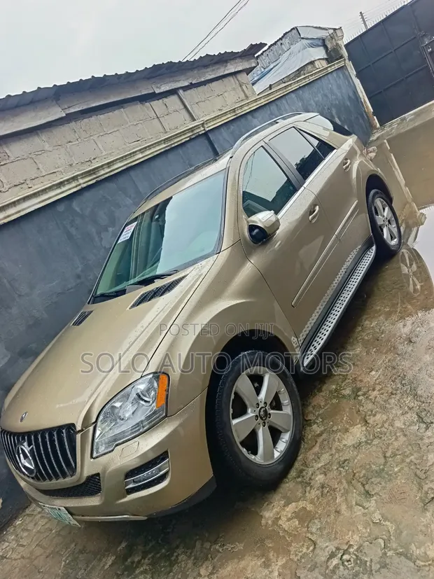 Mercedes-Benz M Class ML350 2010 Gold - 1