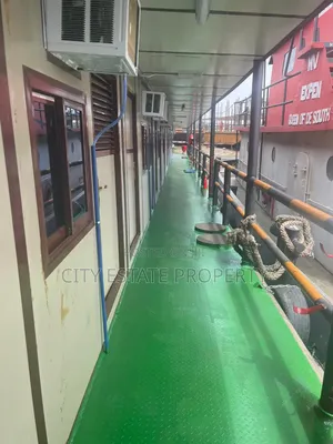 Houseboat for Hire/Lease - 100 Person Capacity