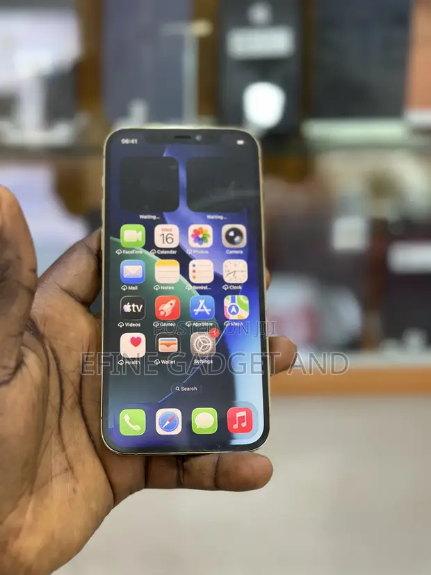 Apple iPhone 12 Pro 128GB Gold - 1