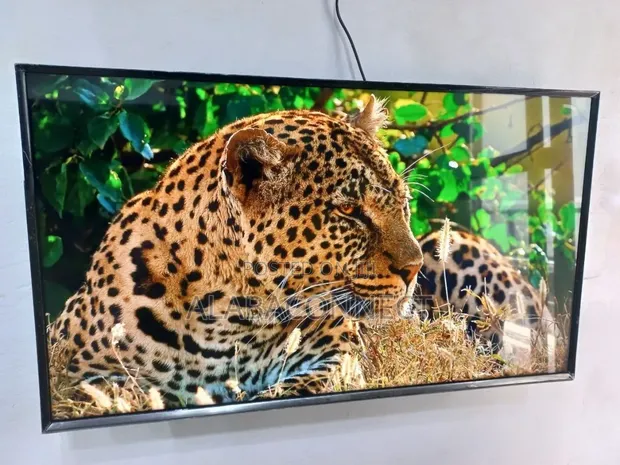 32" Samsung Full HD Tizen OS Smart TV (Used) - 1