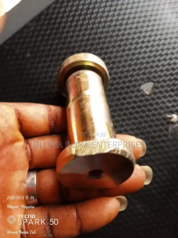 Cave Bolt for Howo Trucks - 1