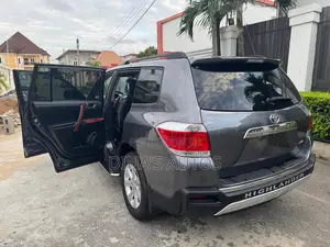 Toyota Highlander Limited 2013 Gray