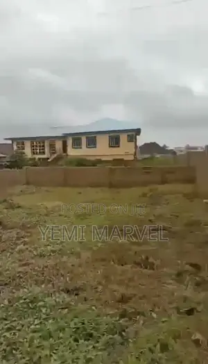 Standard Plot na Ƙasa a Olusoji Kusa da Ofishin Nepa
