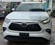2023 Toyota Highlander XLE AWD White - 1