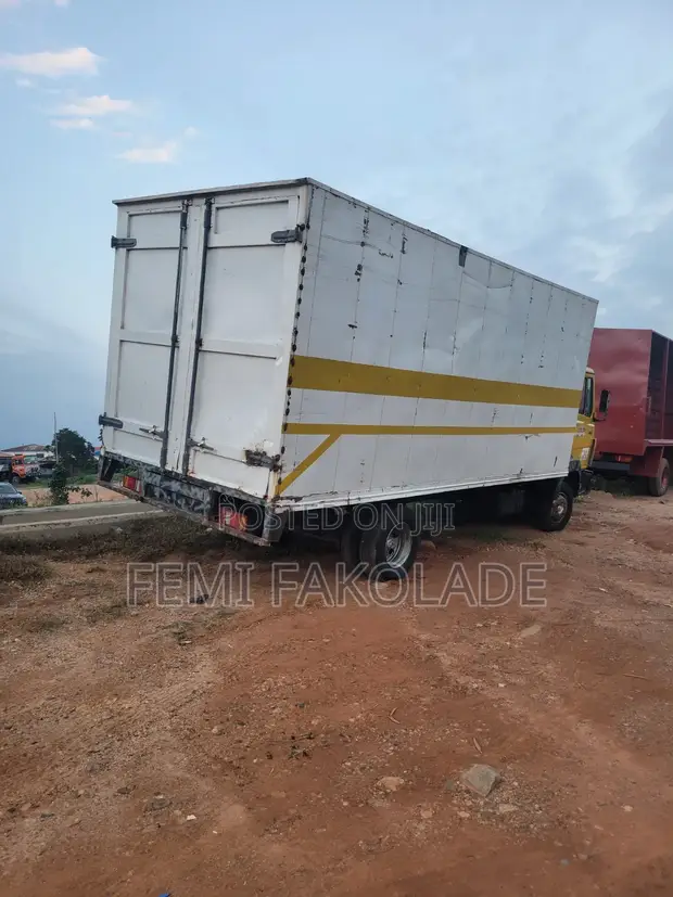 Registered 2025 Mercedes-Benz 814 Truck - 1