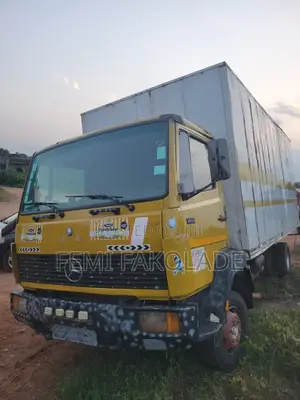 Registered 2025 Mercedes-Benz 814 Truck