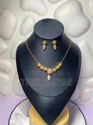 Luxury Zirconia Jewelry Set - Launi Zinariya
