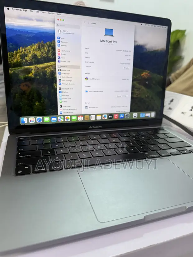Apple MacBook Pro 2020 M1 8GB RAM 256GB SSD - 1