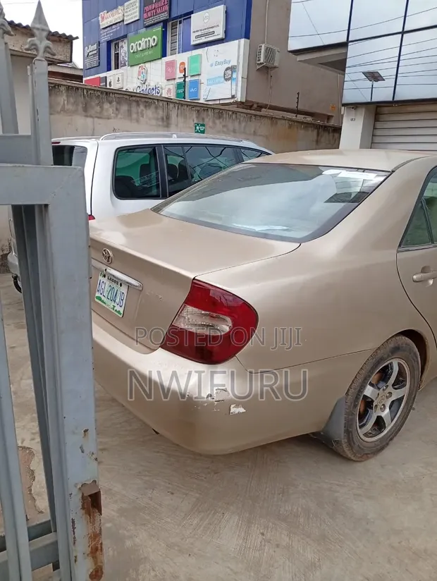 Toyota Camry - Used - 1