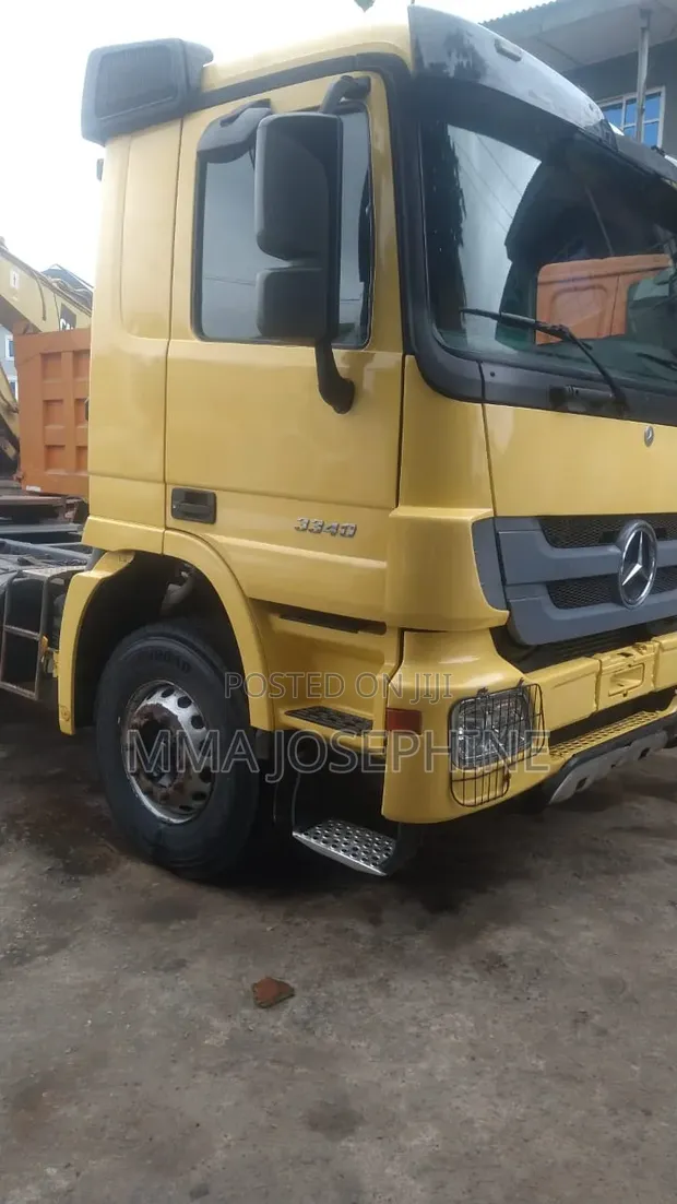 Mercedes-Benz Actros MP3 33.40 Tractor Unit - 1