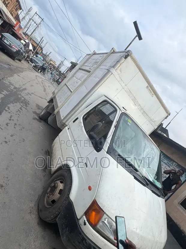 Ford Transit 2005 Fari - 1