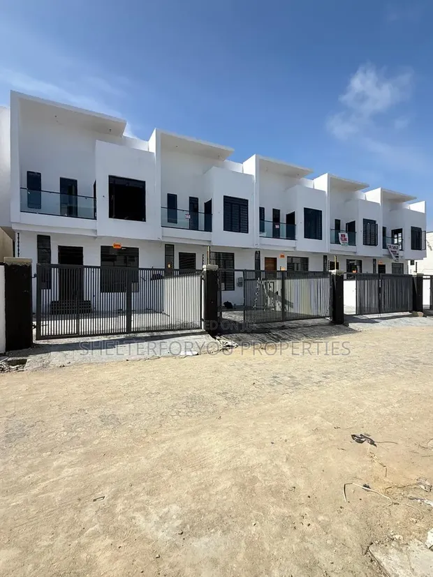 4 Bedroom Duplex for Sale in Ikota, Lagos - 1