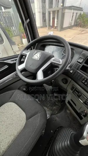 Sabon CNHTC Howo Tractor Unit - 371 HP