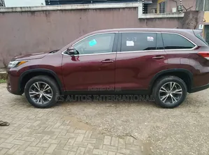 2019 Toyota Highlander Red