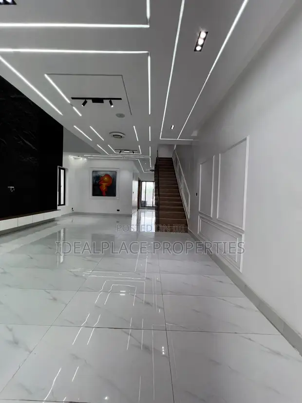 5 Bedroom Duplex with Pool & BQ in Ajah - 1