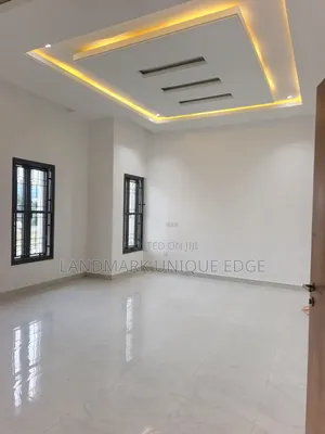 4 Bedroom Duplex da BQ don Sawa a Jahi