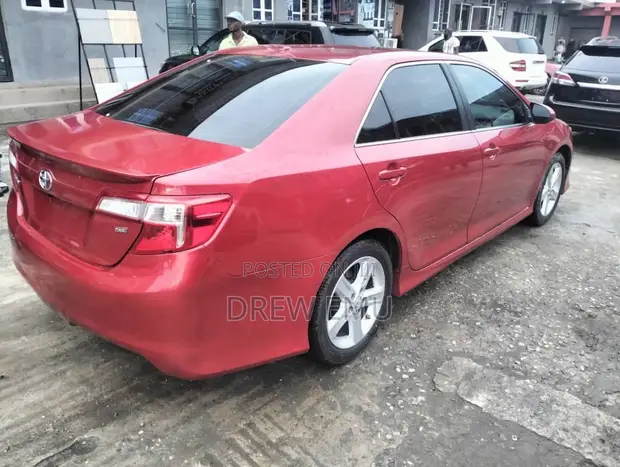2012 Toyota Camry SE 2.5L Red Sedan - 1