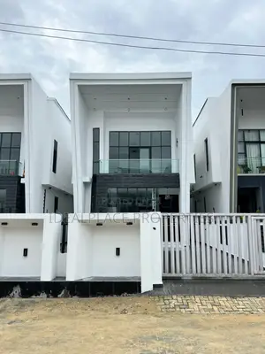 5 Bedroom Duplex with Pool & BQ in Ajah