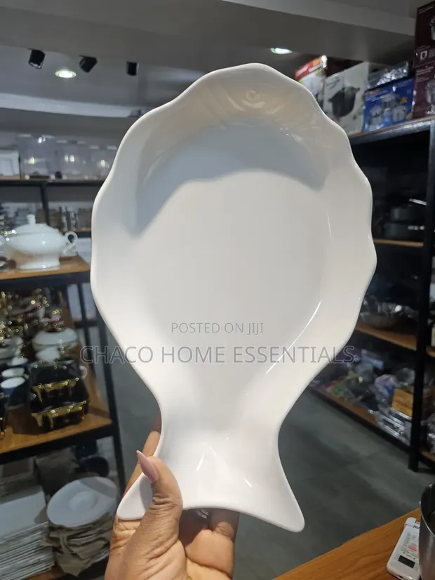Unbreakable Melamine Fish-Shaped Serving Platter - 1