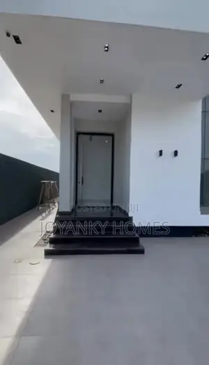 5-Bedroom Luxury Townhouse/Terrace in Ikoyi with Elevator & Pool