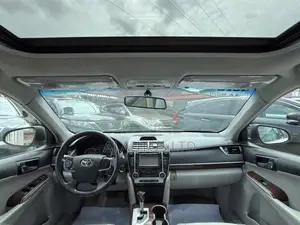 2013 Toyota Camry XLE White
