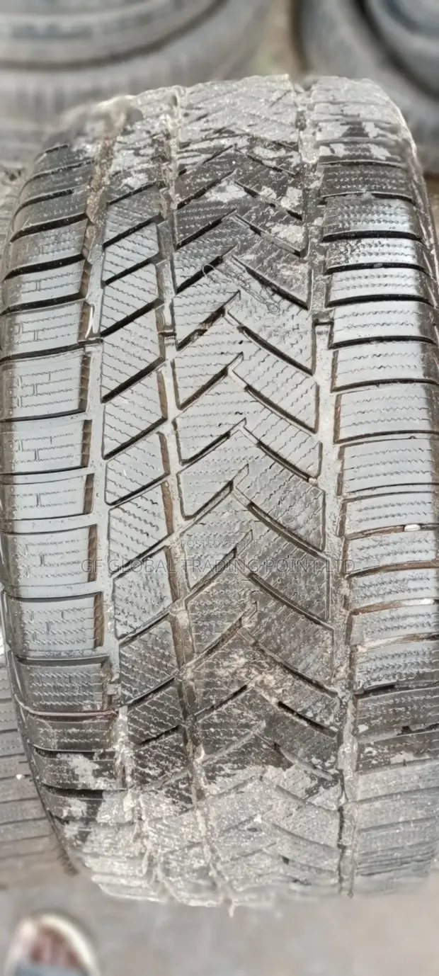 225/35R19 Tokunbo Tayoyi Akwai - 1