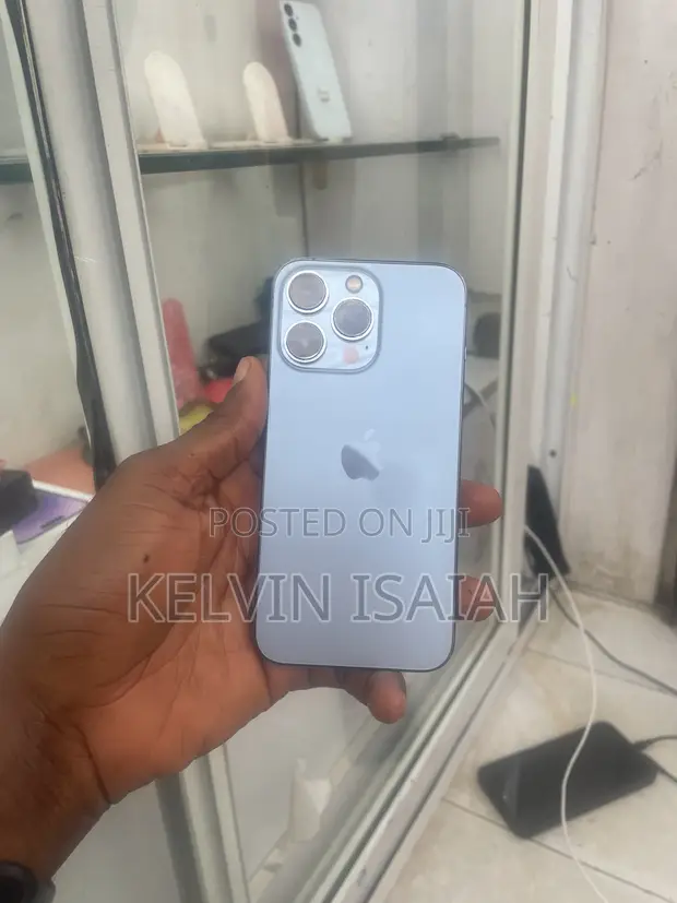 Apple iPhone 13 Pro 128GB Gray - 1
