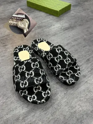 Luxury Chanel Women's Palm Slippers