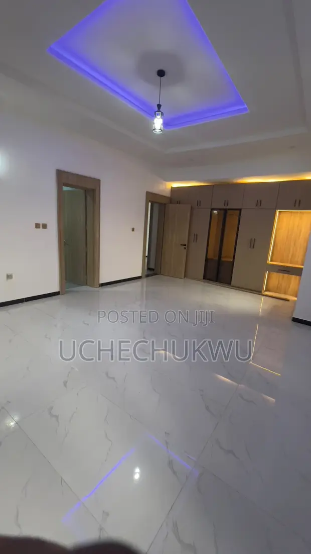 5-Bedroom Penthouse for Sale in H & J Estate, Galadimawa - 1