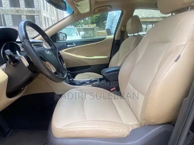 Hyundai Sonata 2013 Black - 1