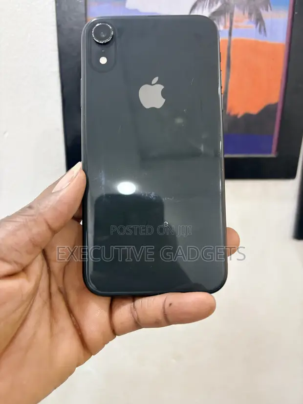 Apple iPhone XR 64GB Black - 1