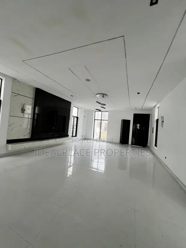 5 Bedroom Duplex with BQ & Pool in Ajah - 1