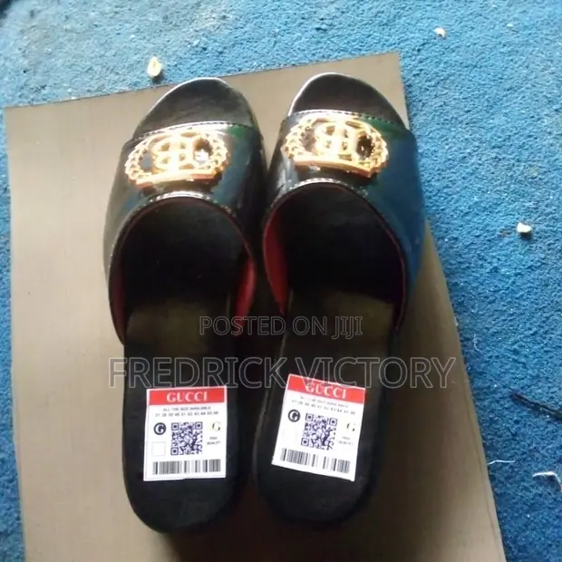 SR Max Men's Black Leather Slippers - Size 43/44 - 1
