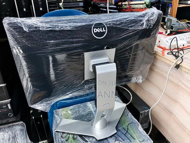Dell 24" Full HD Monitor | P2412Hb | VGA/DVI/USB - 1