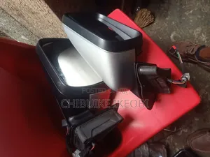 Madubin gefe na Range Rover Sport (Na biyu)