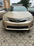 Toyota Camry 2012 Zinariya - 3