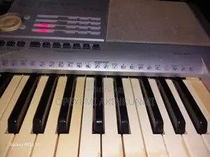 Yamaha PSR-E295 Electronic Keyboard