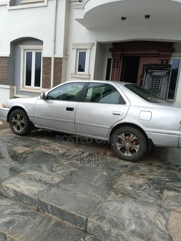 Toyota Camry 2002 Silver - 1