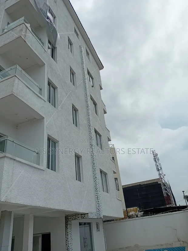 Furnished 2-Bedroom Maisonette a Lekki Phase 1 don Siyasa - 1