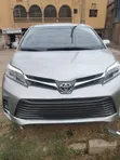 Toyota Sienna XLE Premium AWD 2018 - 1