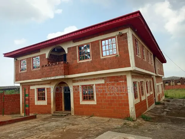 Makarantar Sakandire Don Siyarwa a Ikorodu, Lagos - 1