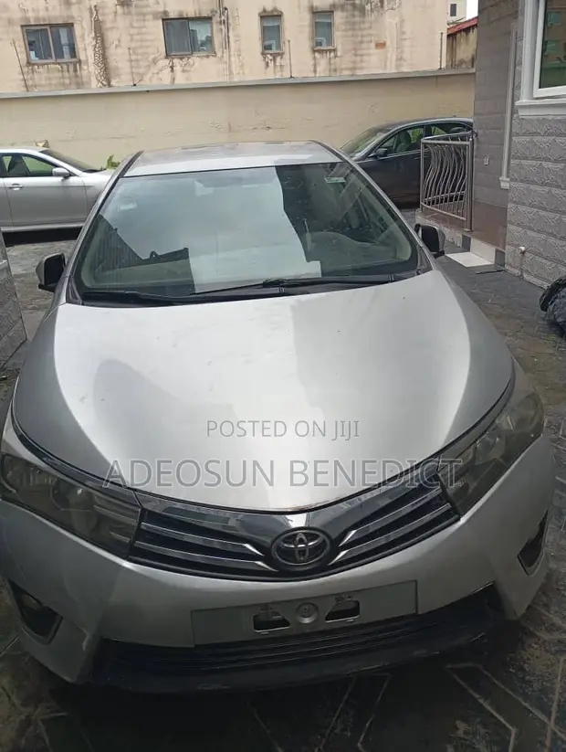 Toyota Corolla LE Sedan 2015 - 1