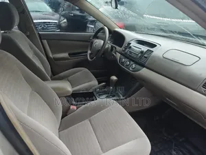 2005 Toyota Camry LE Gold