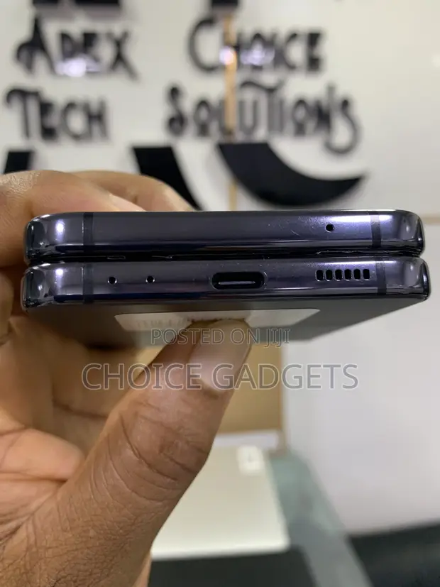 Samsung Galaxy Z Flip4 128GB Black - 1
