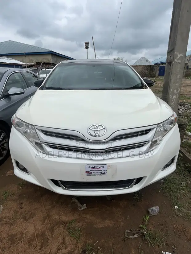 2010 Toyota Venza V6 - Fully Loaded, Toks Standard - 1