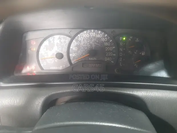 Toyota Corolla 2006 Silver - 1